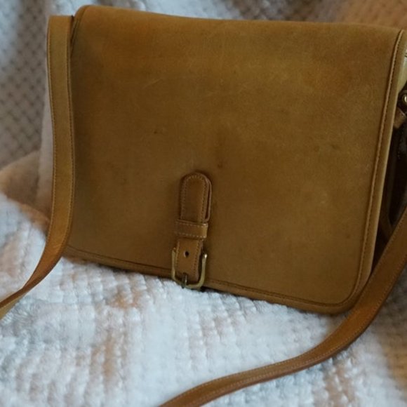 Gorgeous Vintage 1970's Tan Leather Coach Messenge - Picture 10 of 10